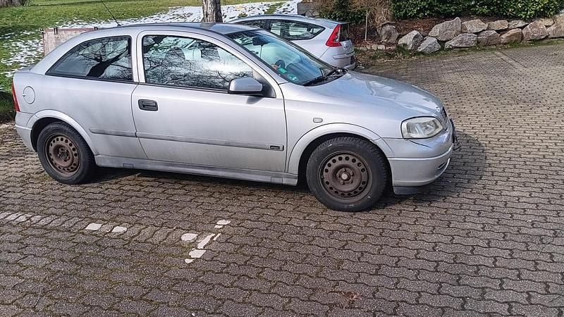 Gebraucht Opel Astra 136 PS (100 kW) 2000 Limousine