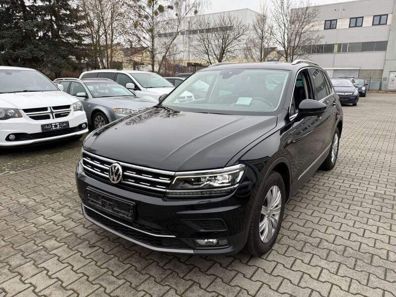 Deep black perleffekt Gebraucht 2017 VW Tiguan Highline SUV | 20.990 € (Guter Preis) - Bild 1/4