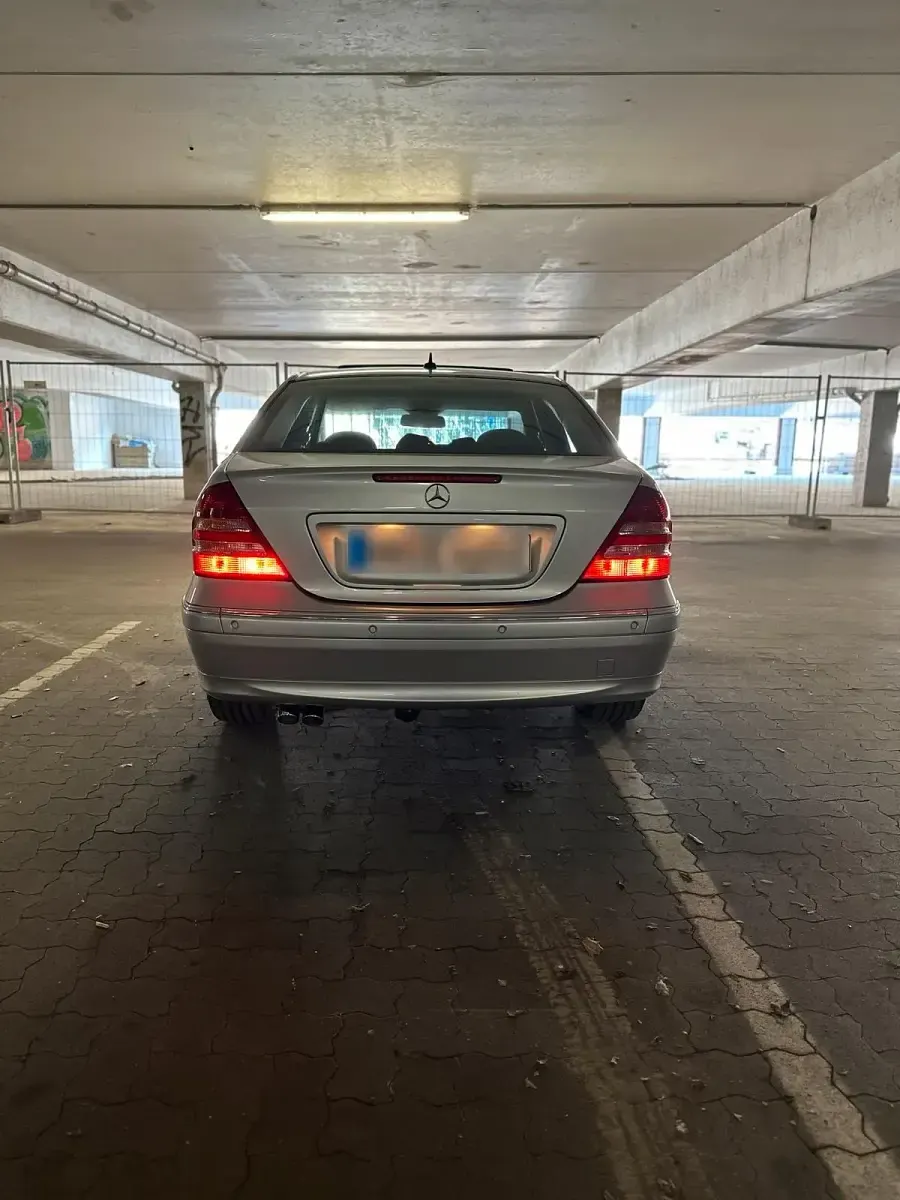 Gebraucht Mercedes C320 224 PS (164 kW) 2006 Silber Limousine