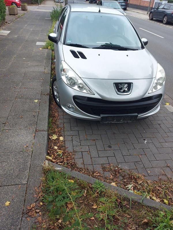 Silber Gebraucht 2010 Peugeot 206 Kleinwagen | 2.600 € (Fairer Preis) - Bild 1/4