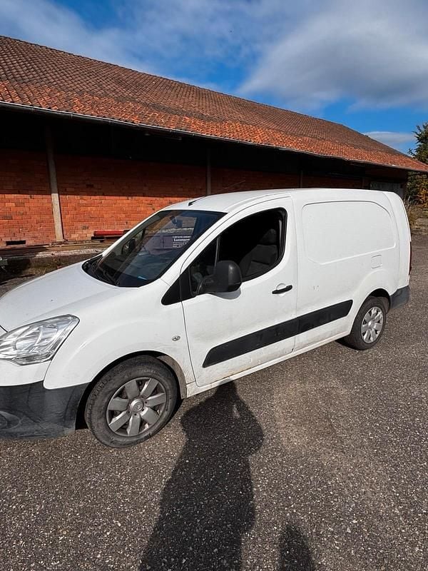 Weiß Gebraucht 2011 Citroën Berlingo Van / Kleinbus | 1.600 € (Superpreis) - Bild 1/4