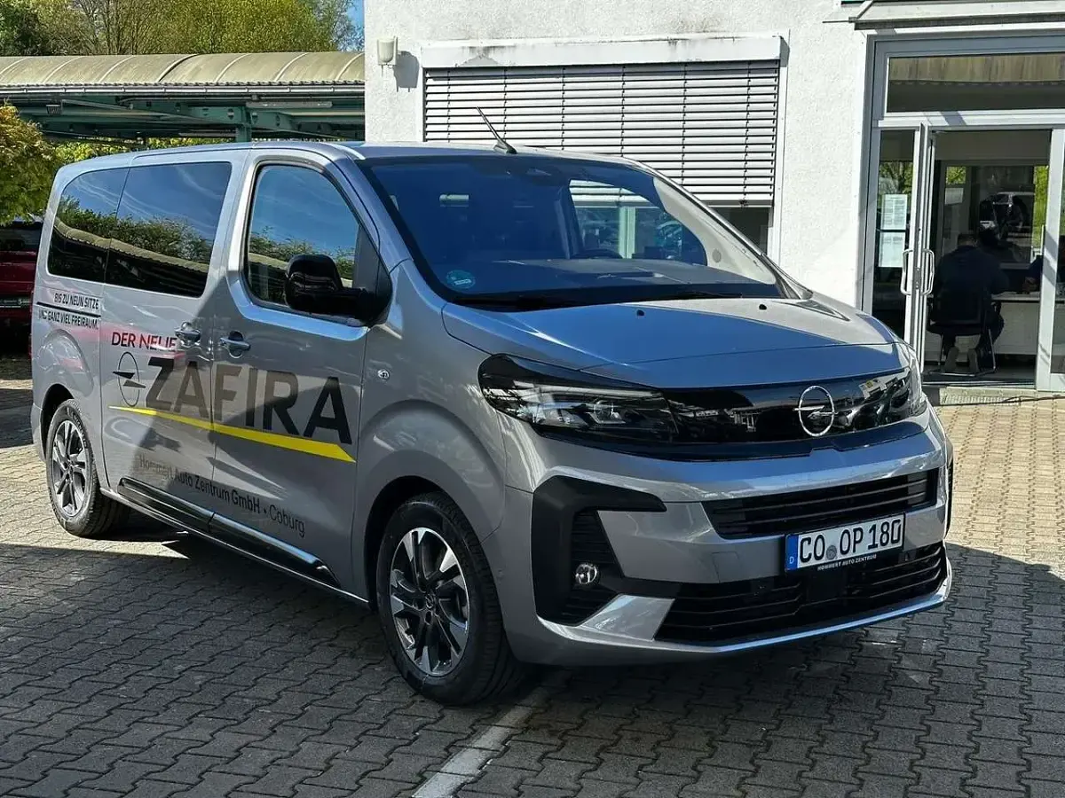Gebraucht Opel Zafira Life Edition 179 PS (131 kW) 2026 Kontrast grau Van / Kleinbus