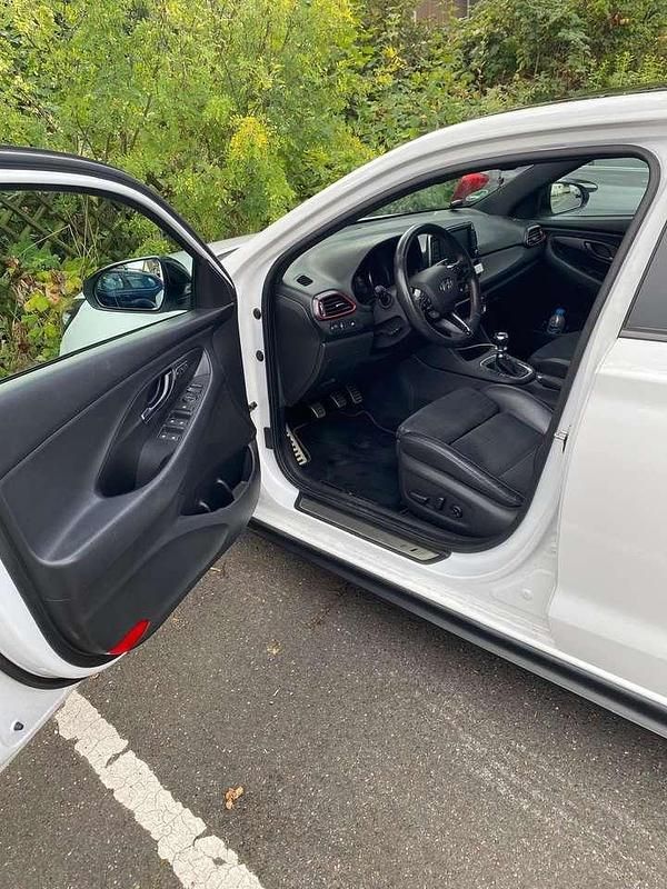 Weiß Gebraucht 2019 Hyundai i30 N Performance Limousine | 18.900 € (Superpreis) - Bild 1/4