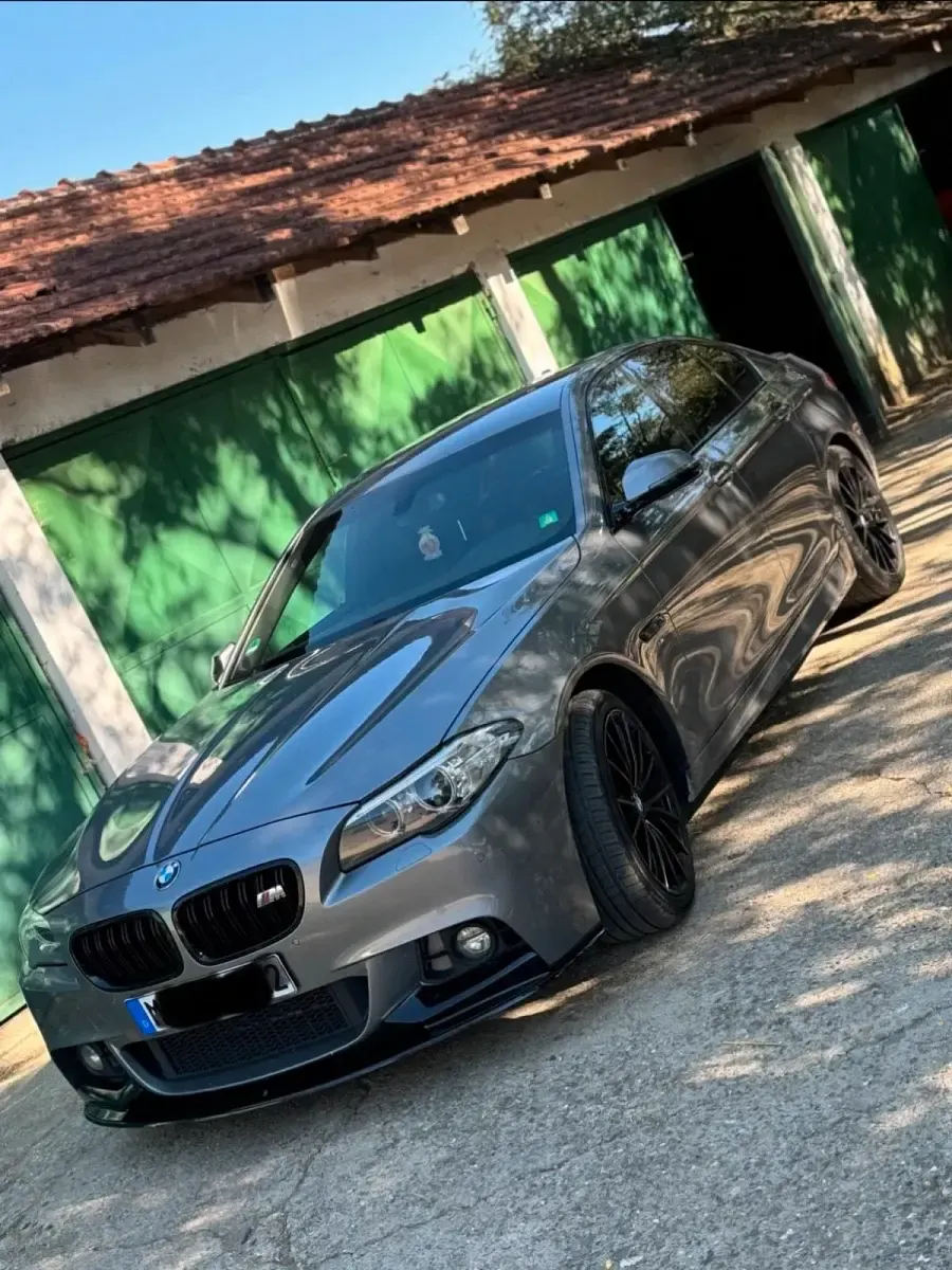 Gebraucht BMW 530 258 PS (189 kW) 2016 Grau Limousine
