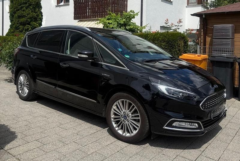 Schwarz Gebraucht 2017 Ford S-MAX Vignale Van / Kleinbus | 20.600 € (Fairer Preis) - Bild 1/4