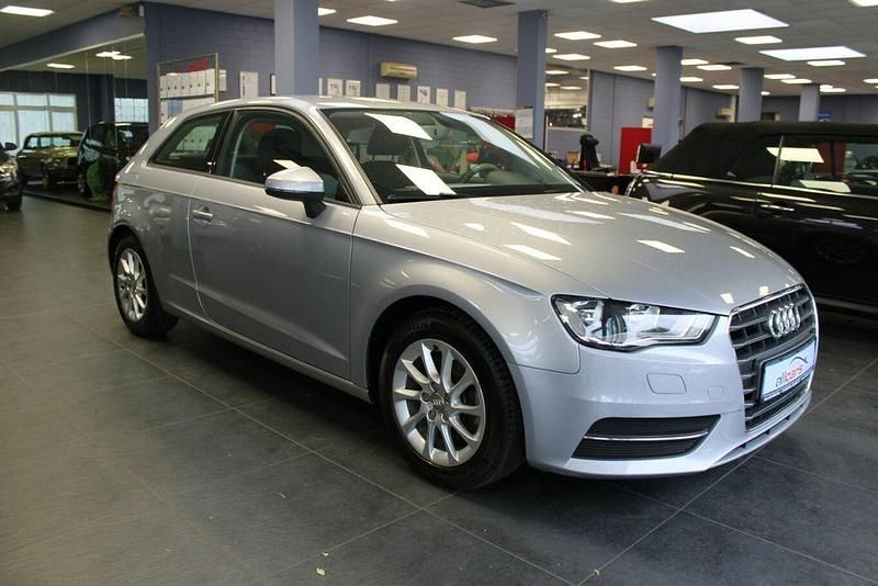 Gebraucht Audi A3 Attraction 150 PS (110 kW) 2014 Silber Limousine