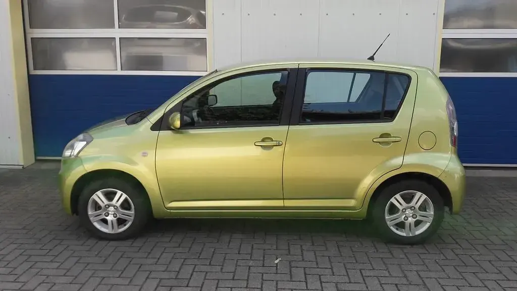 Gebraucht Daihatsu Sirion 91 PS (66 kW) 2008 Grün Kleinwagen