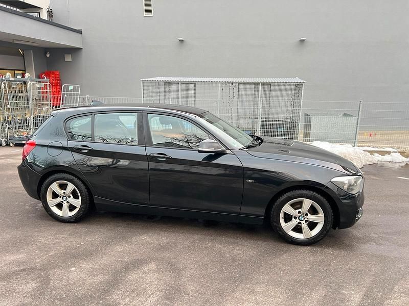 Gebraucht BMW 118 Sport Line 145 PS (106 kW) 2012 Schwarz Kleinwagen