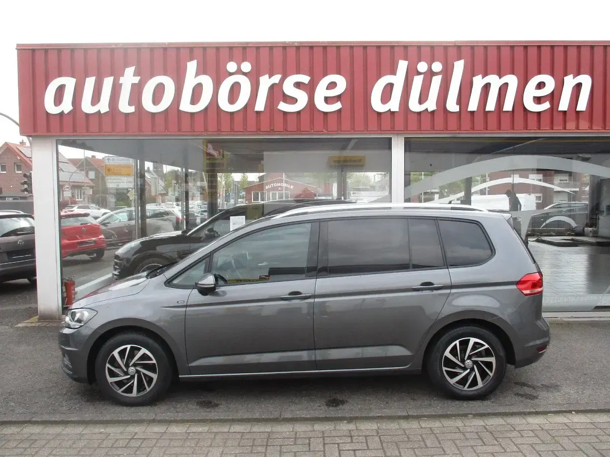 Używany VW Touran Join 116 KM (85 kW) 2018 Szary Minivan