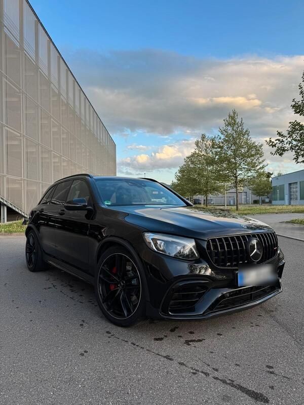 Schwarz Gebraucht 2018 Mercedes GLC63 AMG AMG SUV | 52.200 € (Guter Preis) - Bild 1/4