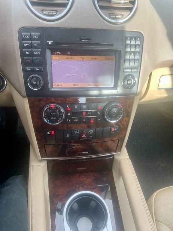 Gebraucht Mercedes ML350 211 PS (155 kW) 2010 Schwarz SUV