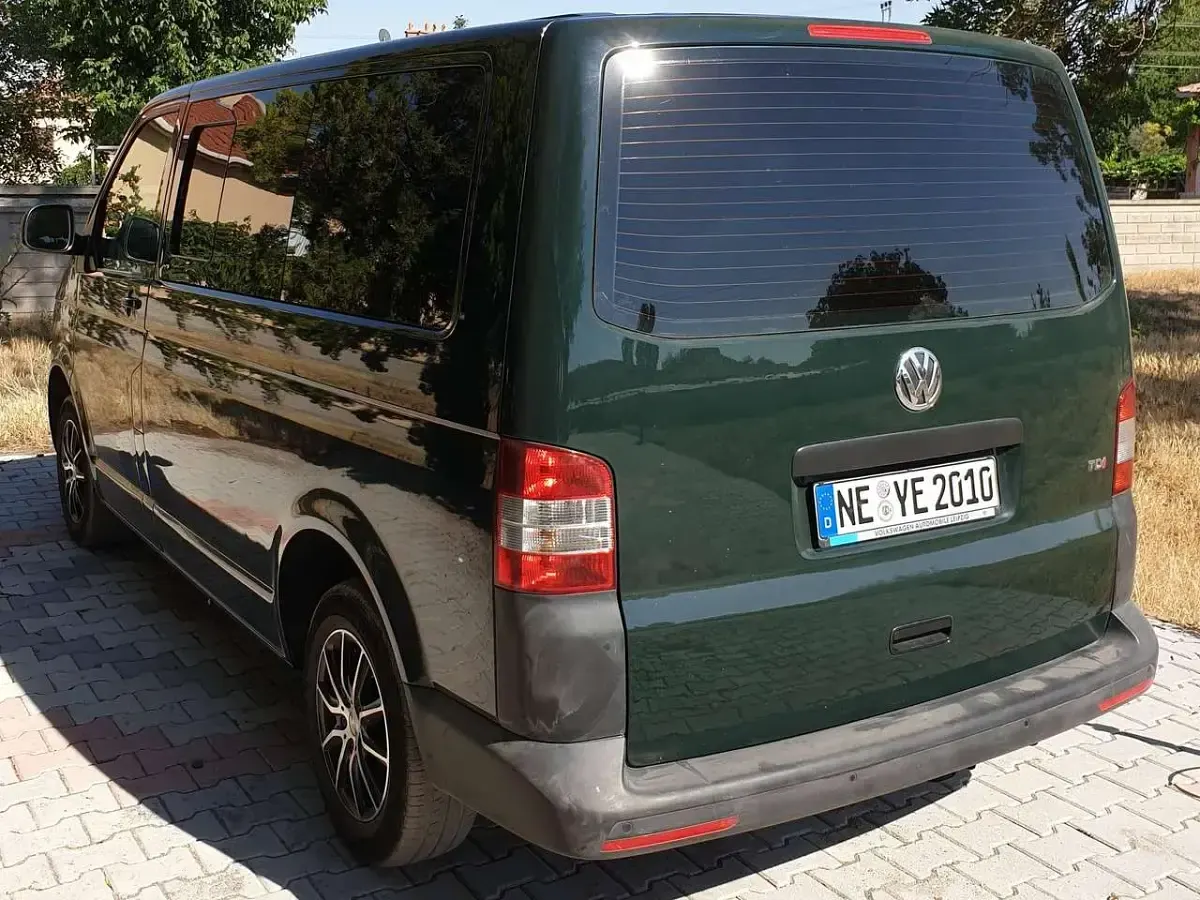 Gebraucht VW Caravelle Edition 140 PS (102 kW) 2014 Grün Van