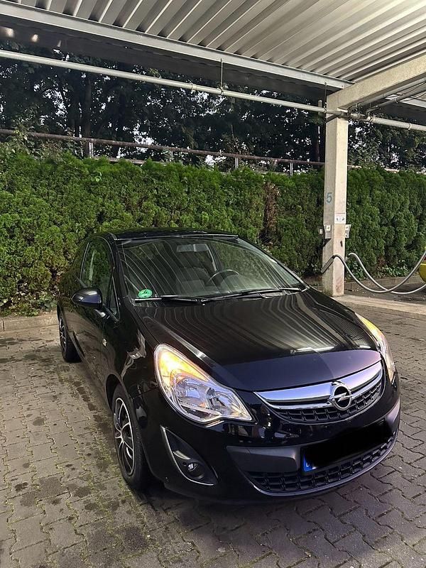 Schwarz Gebraucht 2011 Opel Corsa Color Edition Kleinwagen | 2.600 € (Guter Preis) - Bild 1/4