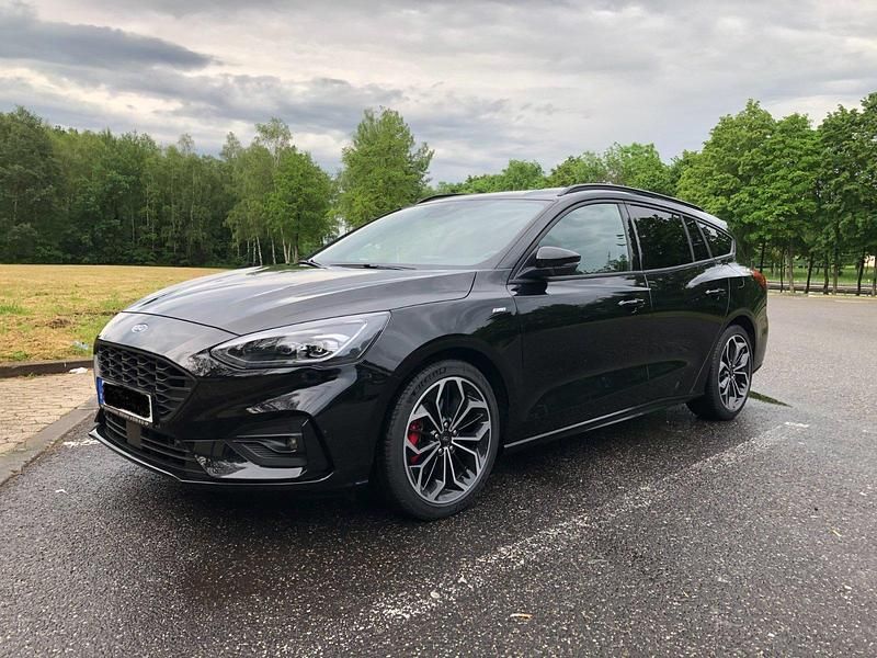 Schwarz Gebraucht 2021 Ford Focus ST-Line X Kombi | 20.500 € (Fairer Preis) - Bild 1/4