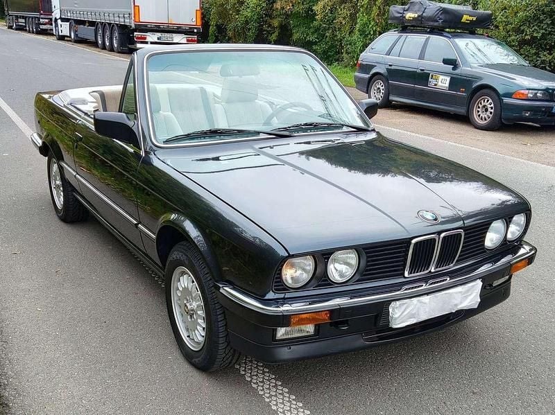 Schwarz Gebraucht 1986 BMW 325 Cabriolet Cabrio | 23.500 € - Bild 1/4