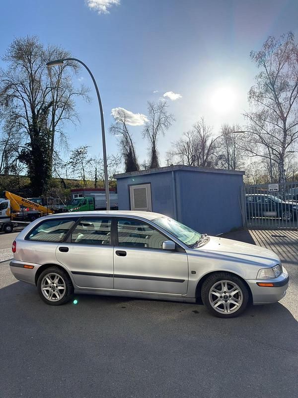 Gebraucht Volvo V40 122 PS (89 kW) 2003 Grau Kombi