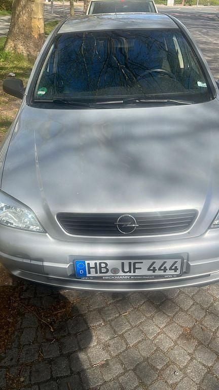 Usata Opel Astra Elegance 101 CV (74 kW) 2001 Argento Berlina