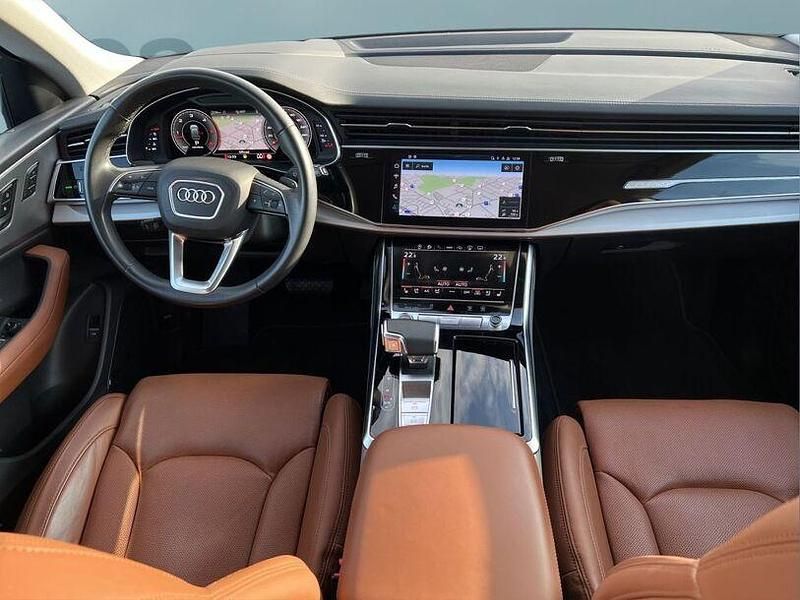 Gebraucht Audi Q8 286 PS (210 kW) 2022 Silber SUV
