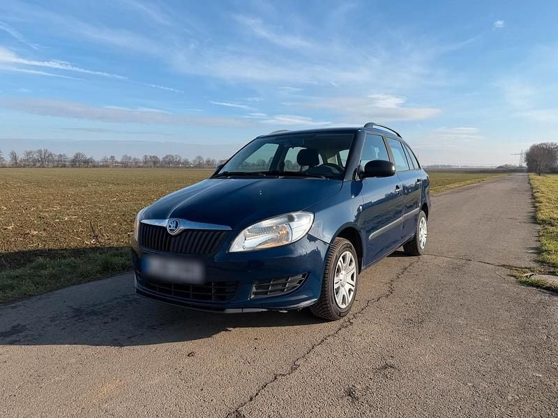 Blau Gebraucht 2014 Skoda Fabia Kombi | 1.900 € (Superpreis) - Bild 1/4