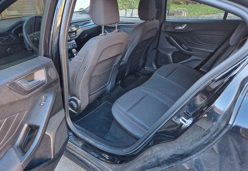 Gebraucht Ford Focus ST-Line 155 PS (114 kW) 2021 Schwarz Limousine