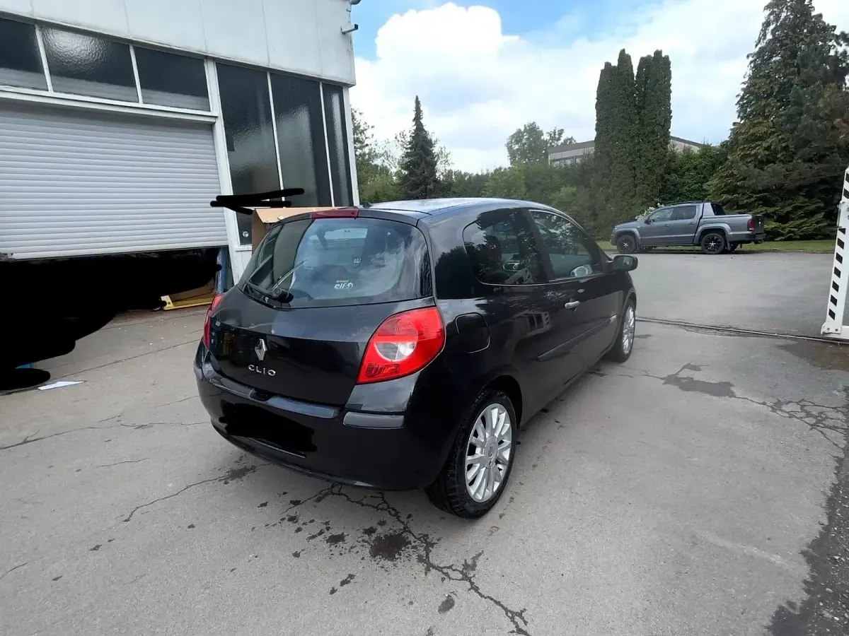 Gebraucht Renault Clio III 75 PS (55 kW) 2007 Schwarz Kleinwagen
