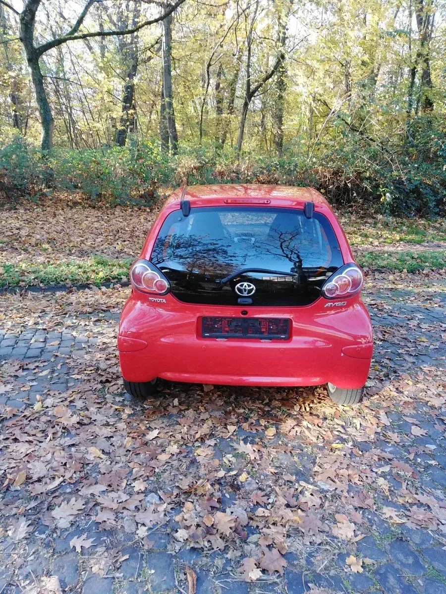 Gebraucht Toyota Aygo Cool 68 PS (50 kW) 2013 Rot Kleinwagen
