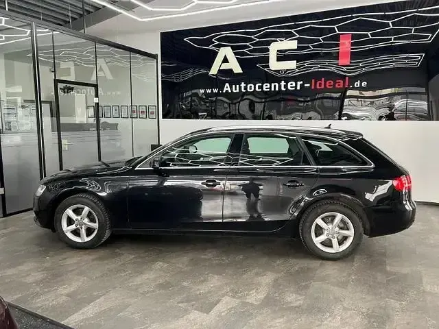Gebraucht Audi A4 Ambiente 177 PS (130 kW) 2012 Phantomschwarz perleffekt Kombi