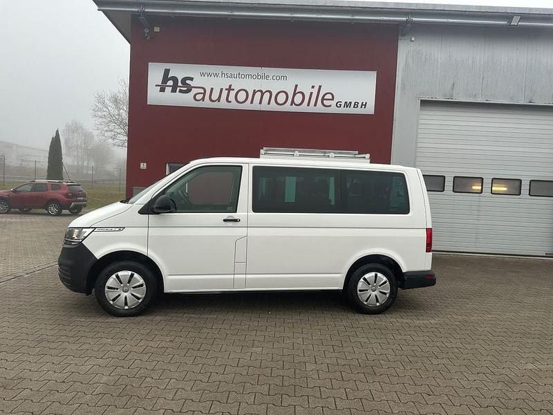 Weiß Gebraucht 2023 VW Caravelle Trendline Van / Kleinbus | 33.999 € (Guter Preis) - Bild 1/4