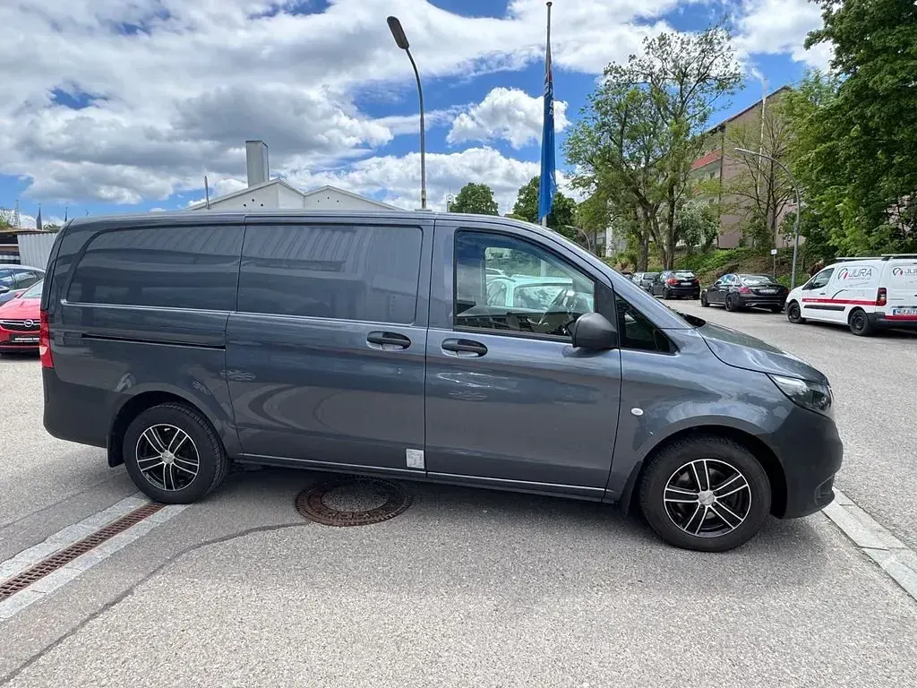 Gebraucht Mercedes Vito 114 PS (83 kW) 2016 Grau Van