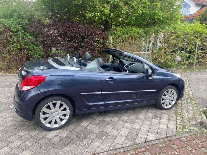 Blau Gebraucht 2012 Peugeot 207 CC Premium Cabrio | 6.000 € (Fairer Preis) - Bild 1/4