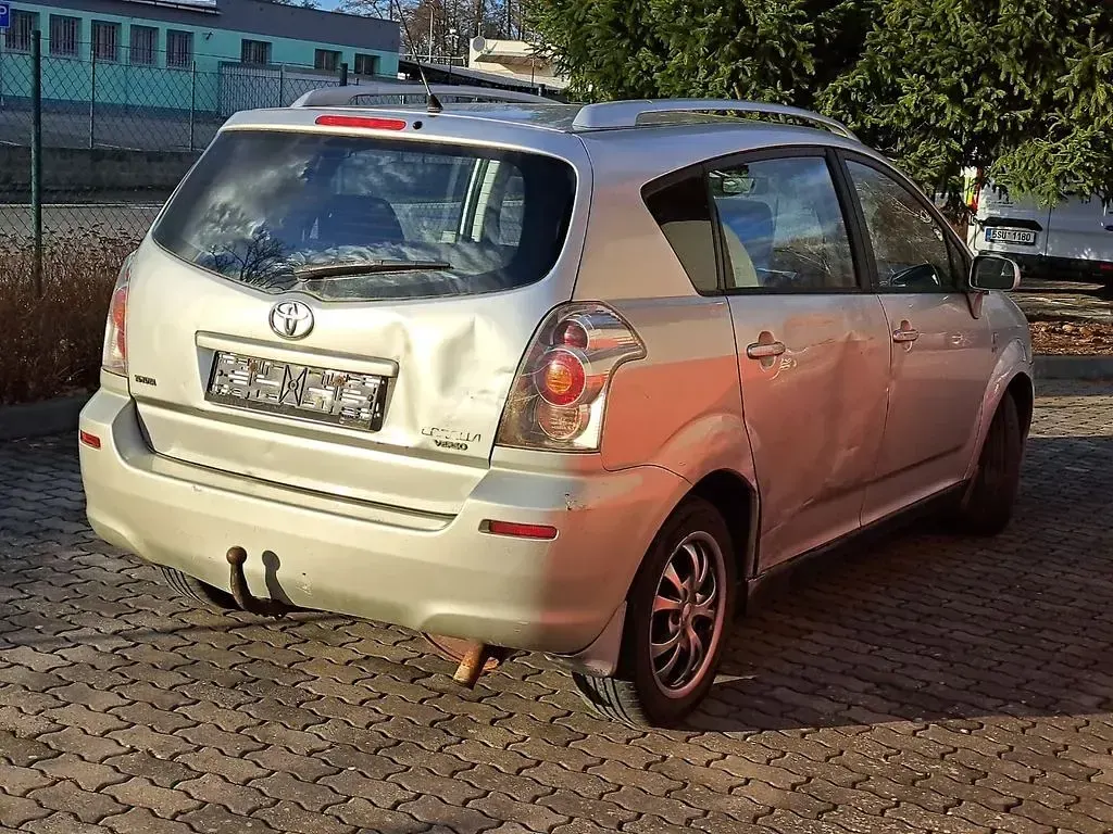 Gebraucht Toyota Corolla Verso 129 PS (94 kW) 2005 Silber Van / Kleinbus
