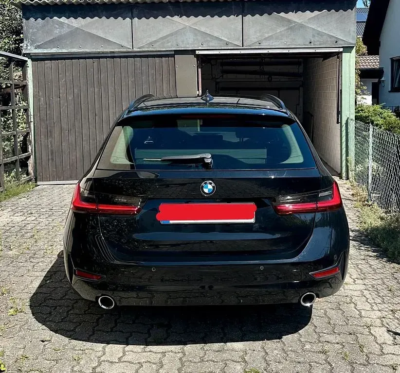 Gebraucht BMW 320 Advantage 190 PS (139 kW) 2022 Schwarz Kombi