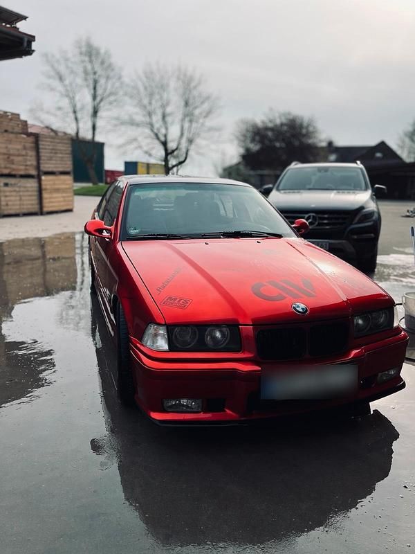Gebraucht BMW 328 M Sport 193 PS (141 kW) 1996 Rot Limousine