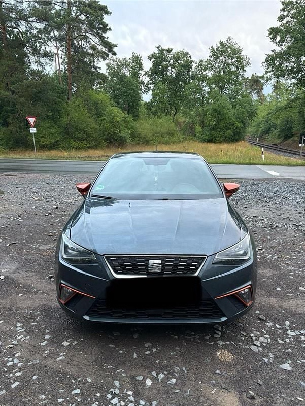 Grau Gebraucht 2020 Seat Ibiza Beats Limousine | 14.500 € (Teuer) - Bild 1/4