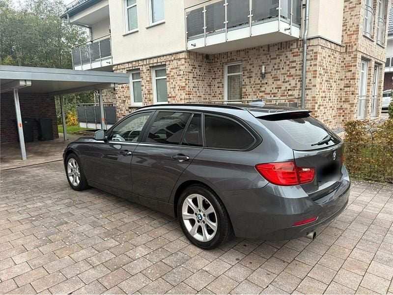 Gebraucht BMW 320 184 PS (135 kW) 2013 Schwarz Kombi