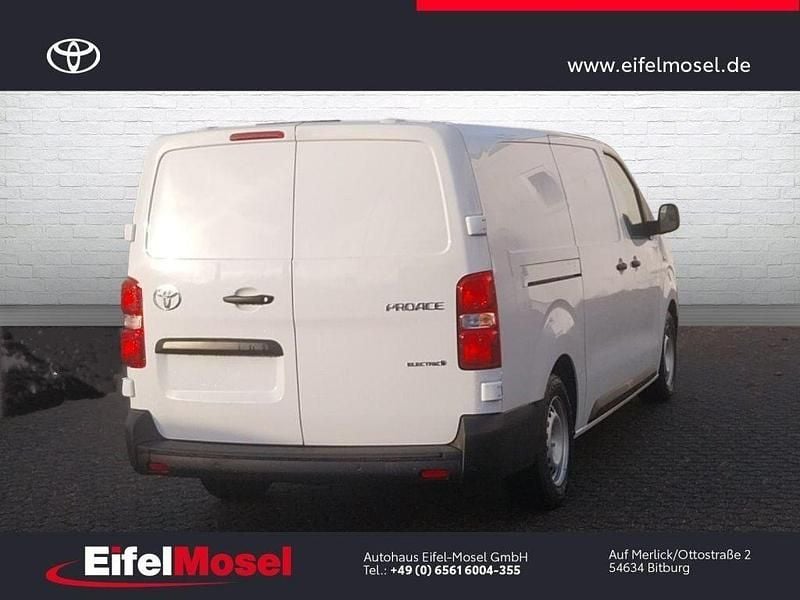 Gebraucht Toyota Proace 100 kW (136 PS) 2024 Icy white Van / Kleinbus