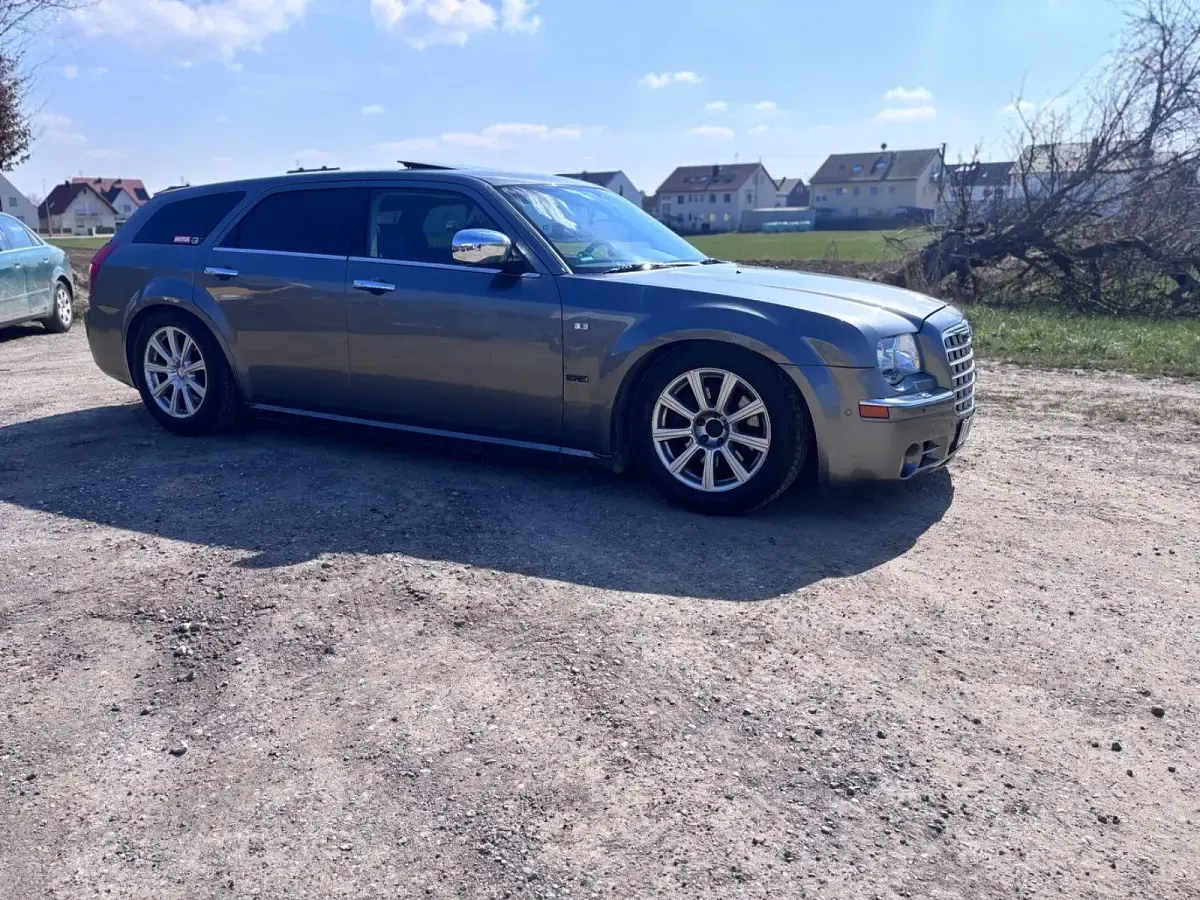 Używany Chrysler 300C Touring 271 KM (199 kW) 2010 Szary Kombi