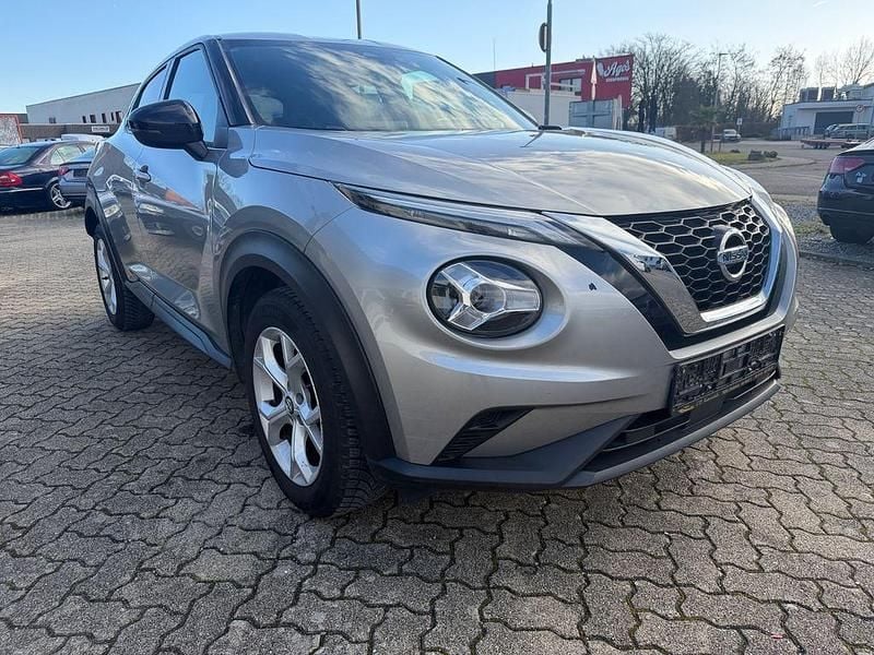 Silber Gebraucht 2021 Nissan Juke N-Connecta SUV | 14.990 € (Superpreis) - Bild 1/4