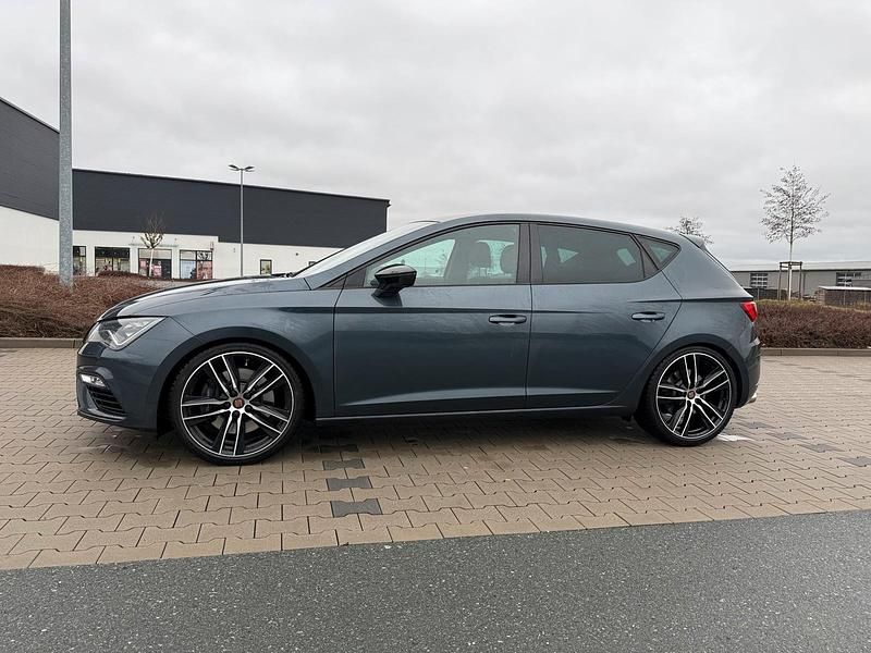 Gebraucht Cupra Leon 300 PS (220 kW) 2019 Grau Coupé