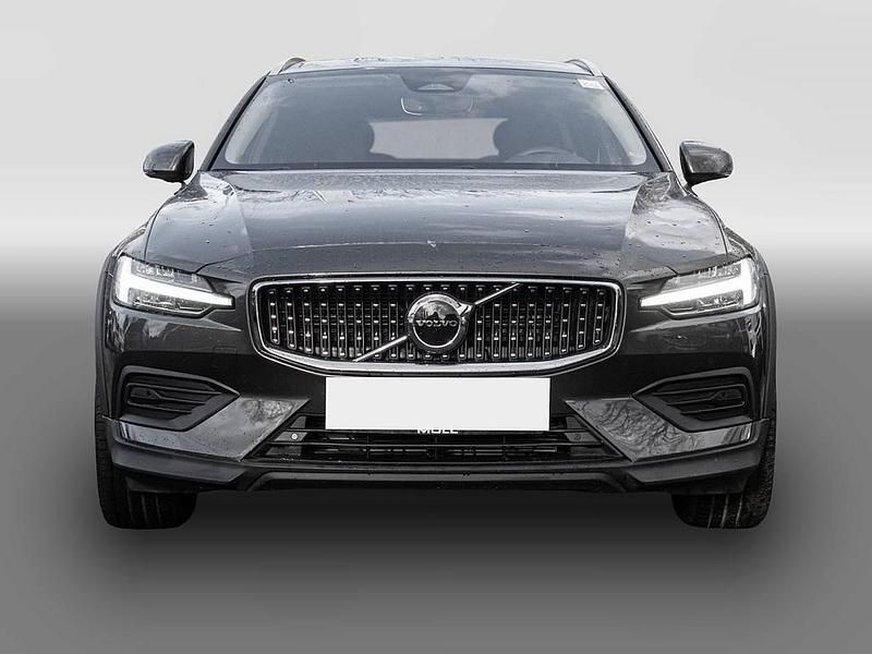 Gebraucht Volvo V60 CC Plus 197 PS (144 kW) 2023 Grau Kombi