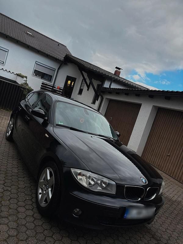 Schwarz Gebraucht 2005 BMW 118 Kleinwagen | 3.700 € (Fairer Preis) - Bild 1/4