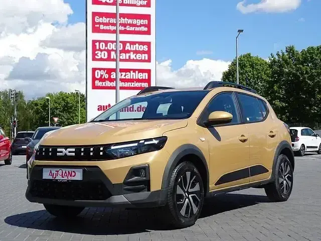 Neu Dacia Sandero Expression 110 PS (80 kW) 2026 Safaribeigemet. SUV
