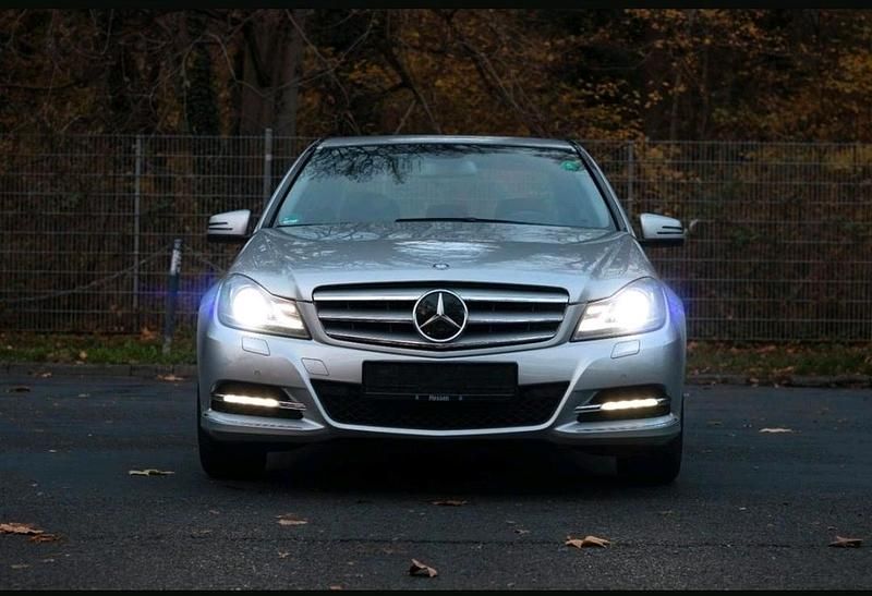 Gebraucht Mercedes C250 204 PS (150 kW) 2012 Silber Limousine