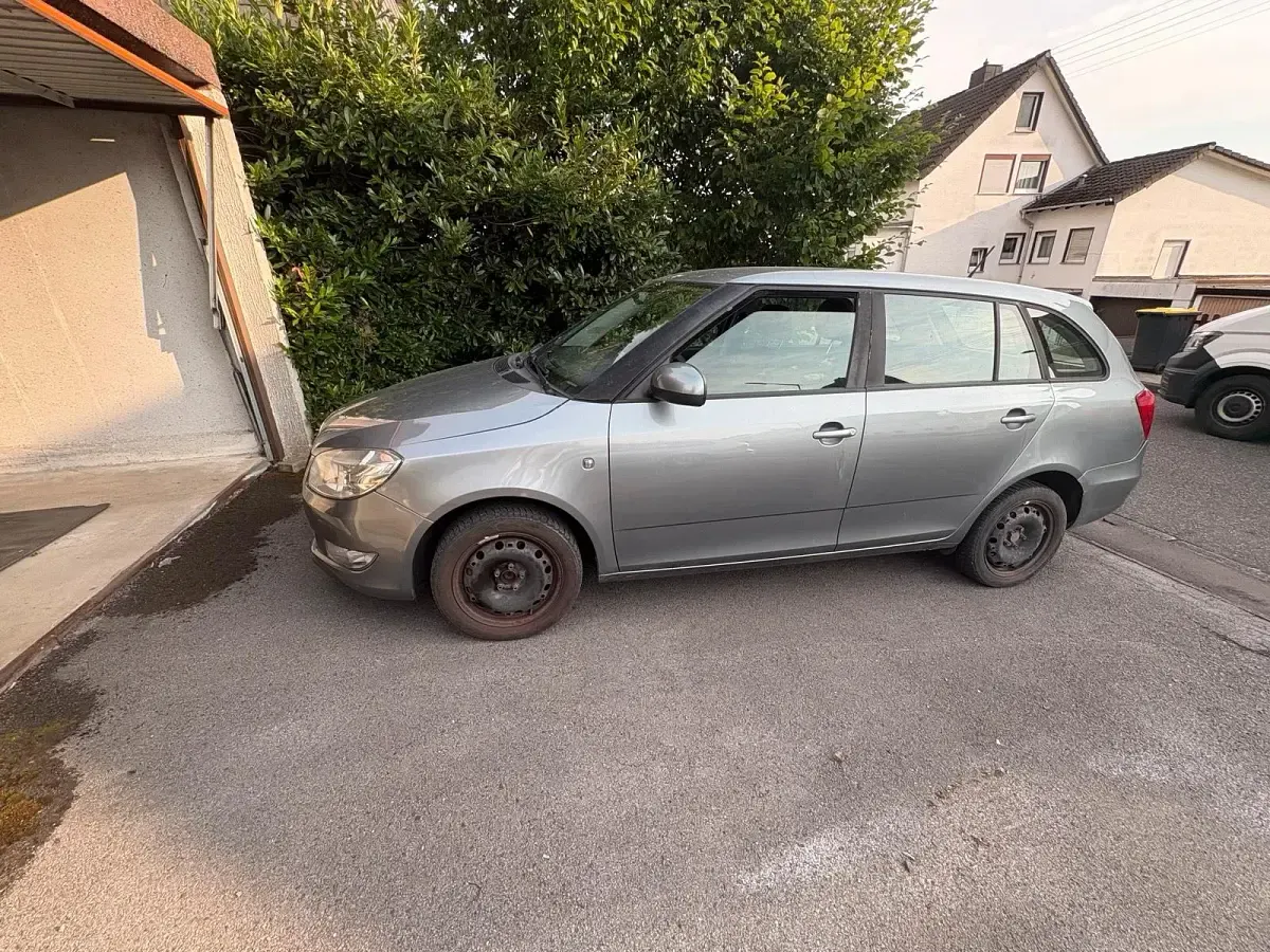 Gebraucht Skoda Fabia 105 PS (77 kW) 2013 Grau Kombi