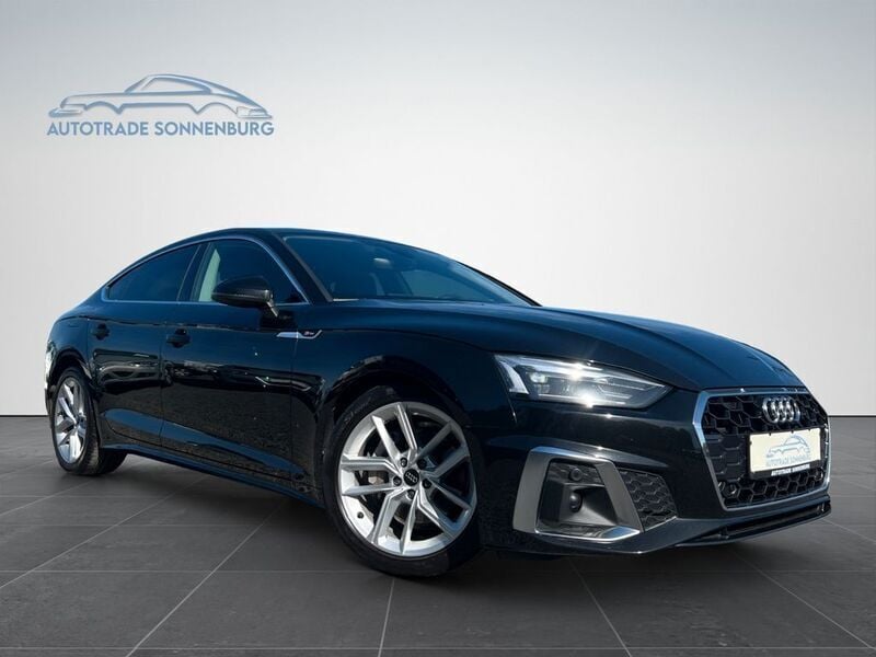 Mythosschwarz metallic Gebraucht 2022 Audi A5 Sportback S-Line Kleinwagen | 27.490 € (Superpreis) - Bild 1/4