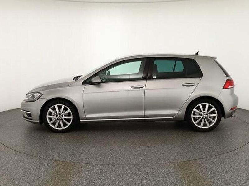 Gebraucht VW Golf VII Highline 150 PS (110 kW) 2018 Tungsten silver metallic Limousine