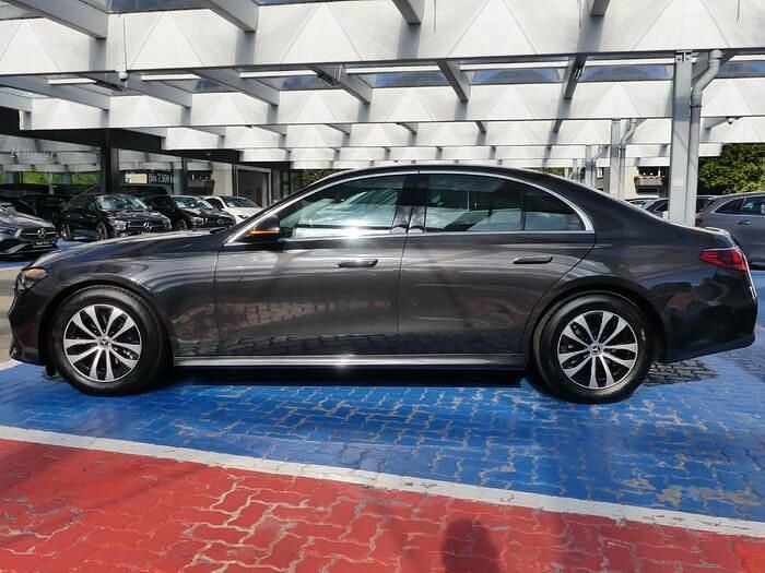 Second-hand Mercedes E200 Advanced 204 CP (150 kW) 2024 Gri Berlinǎ