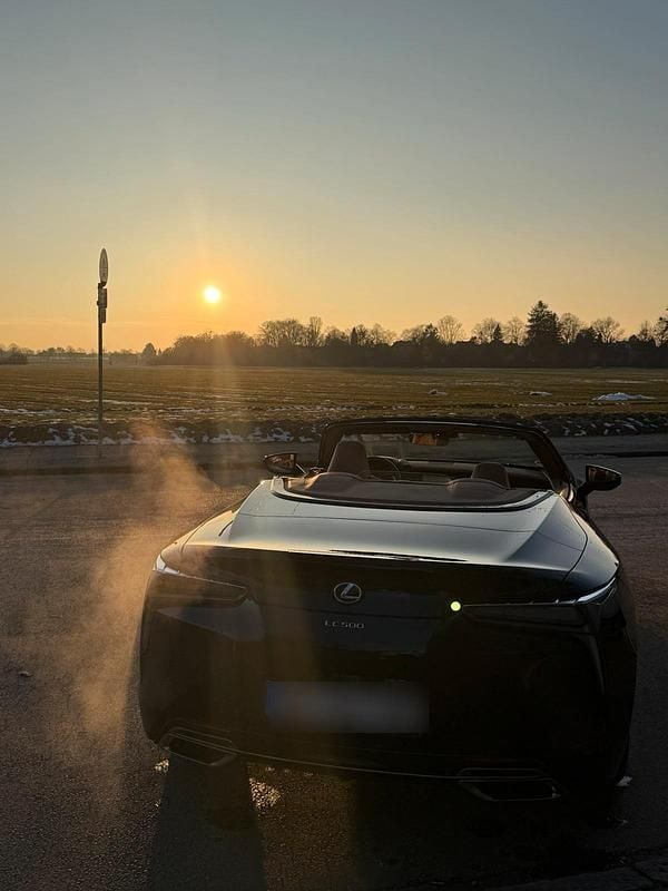 Gebraucht Lexus LC 500 464 PS (341 kW) 2021 Blau Cabrio