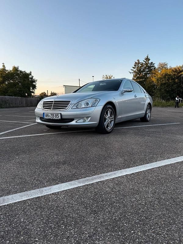 Silber Gebraucht 2007 Mercedes S350 Limousine | 12.500 € (Fairer Preis) - Bild 1/4