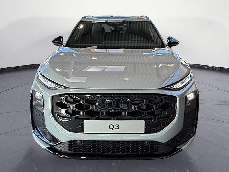 Neu Audi Q3 Advanced 265 PS (194 kW) 2025 Grau SUV